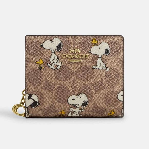 Coach X Peanuts Snap Wallet In Signature Canvas With Snoopy Print CBN32